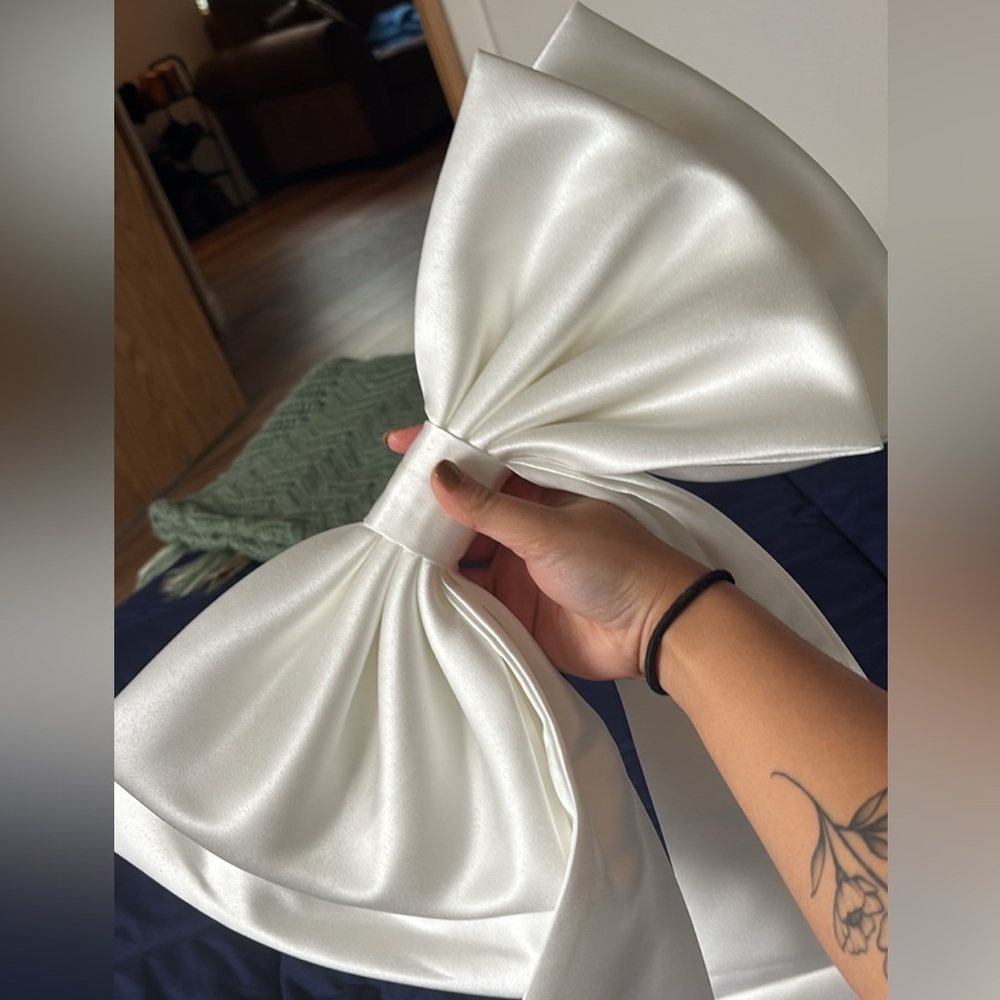 White Satin Double-layered Bowknot